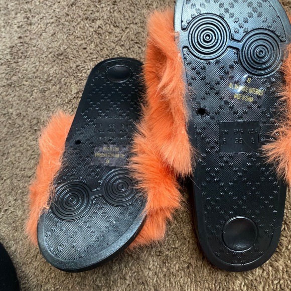 New-Ultra Soft Fur Slides Slippers-color Coral - New in box - Picture 6 of 6
